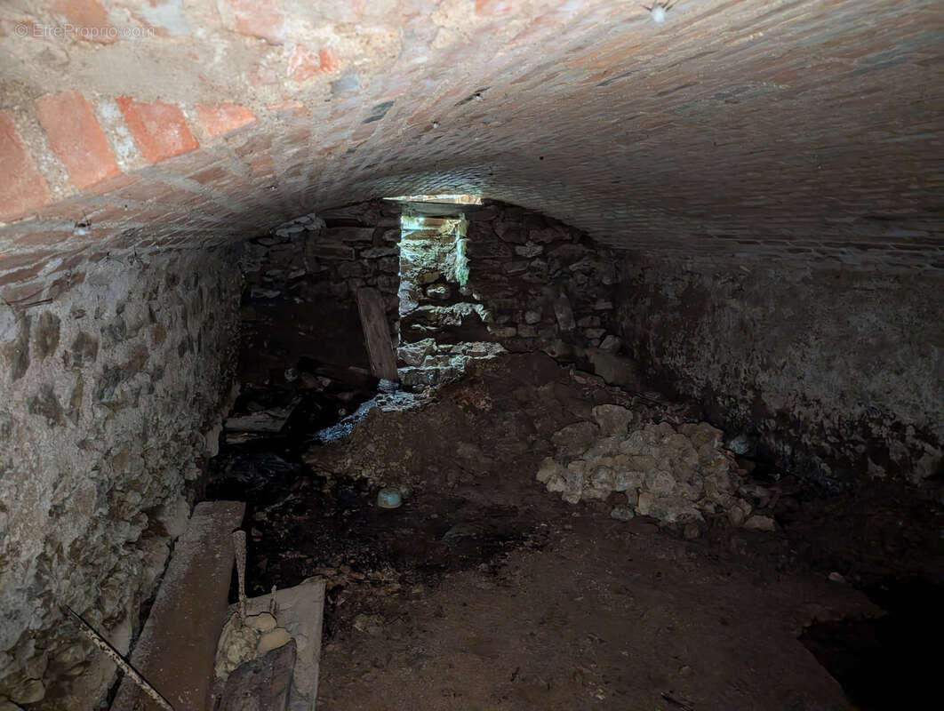 Bâtisse de village avec dépendances   Projet rénovation complète   Investisseur ou bricoleur - photo 6
