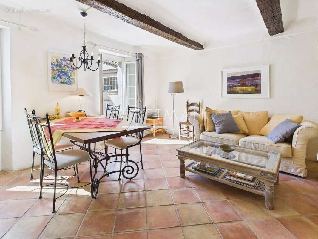 Maison à LA GARDE-FREINET