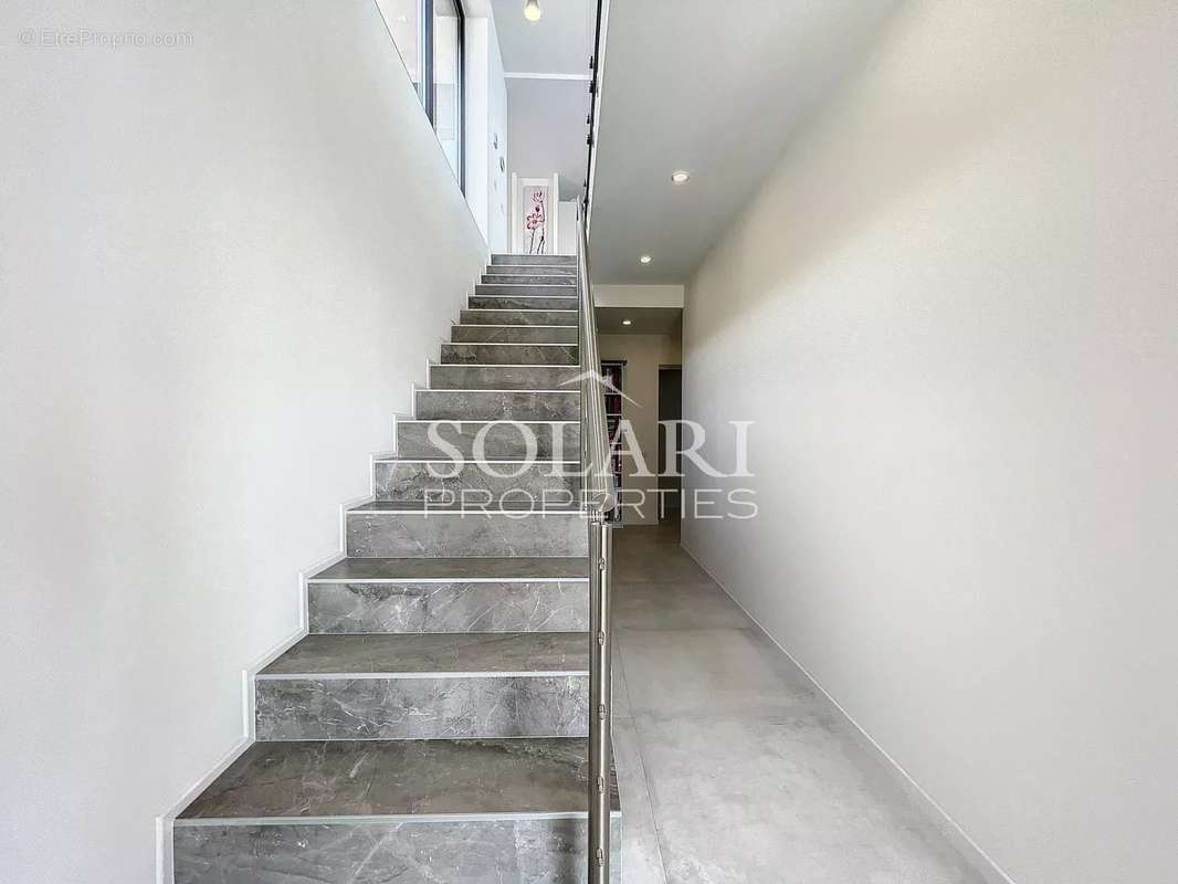 Maison à THEOULE-SUR-MER