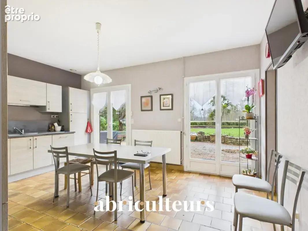 Maison avec parc arboré - 260 m² - en vente au MANS SUD (72230) - photo 11