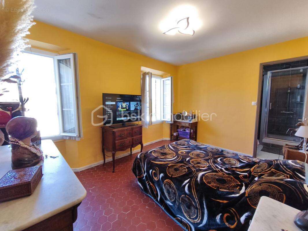 Maison à SAINTE-TULLE