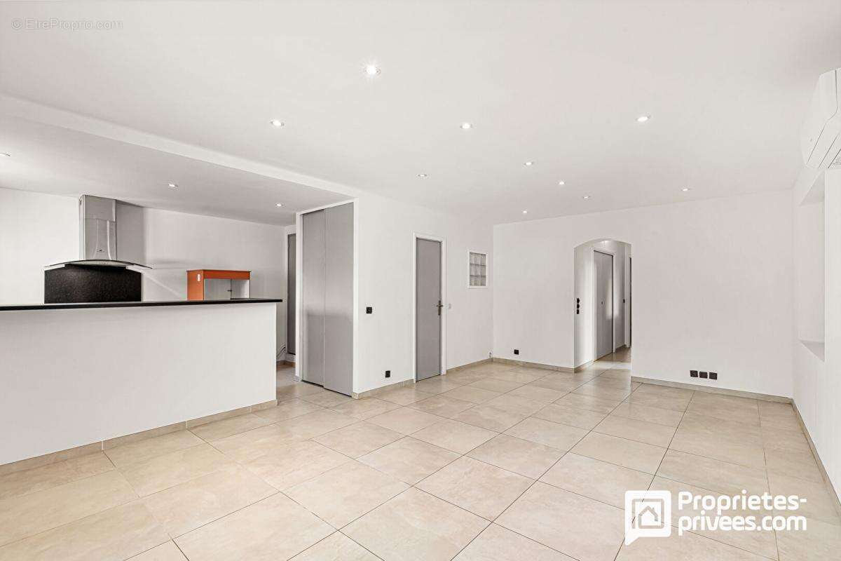 Appartement à PEYMEINADE