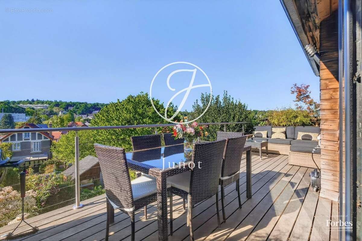 Ville-d'Avray - CENTRE - Maison - 180 m² - Terrain de 260 m² - photo 2