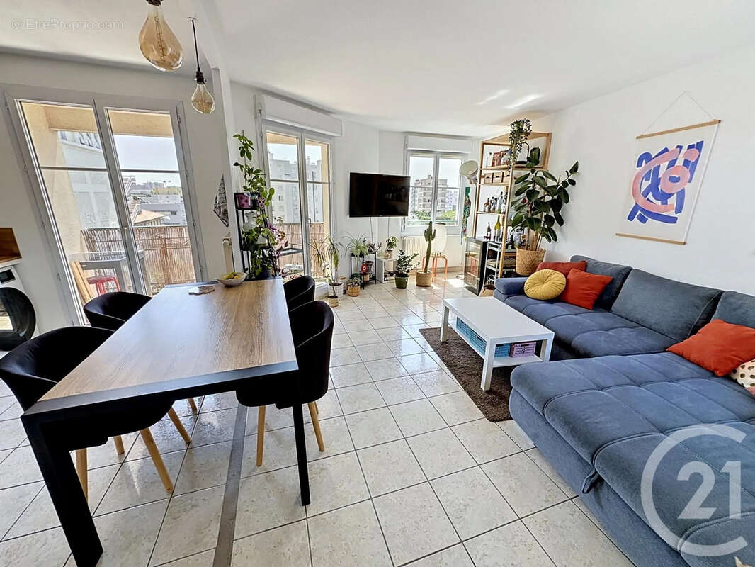 Appartement à LYON-8E