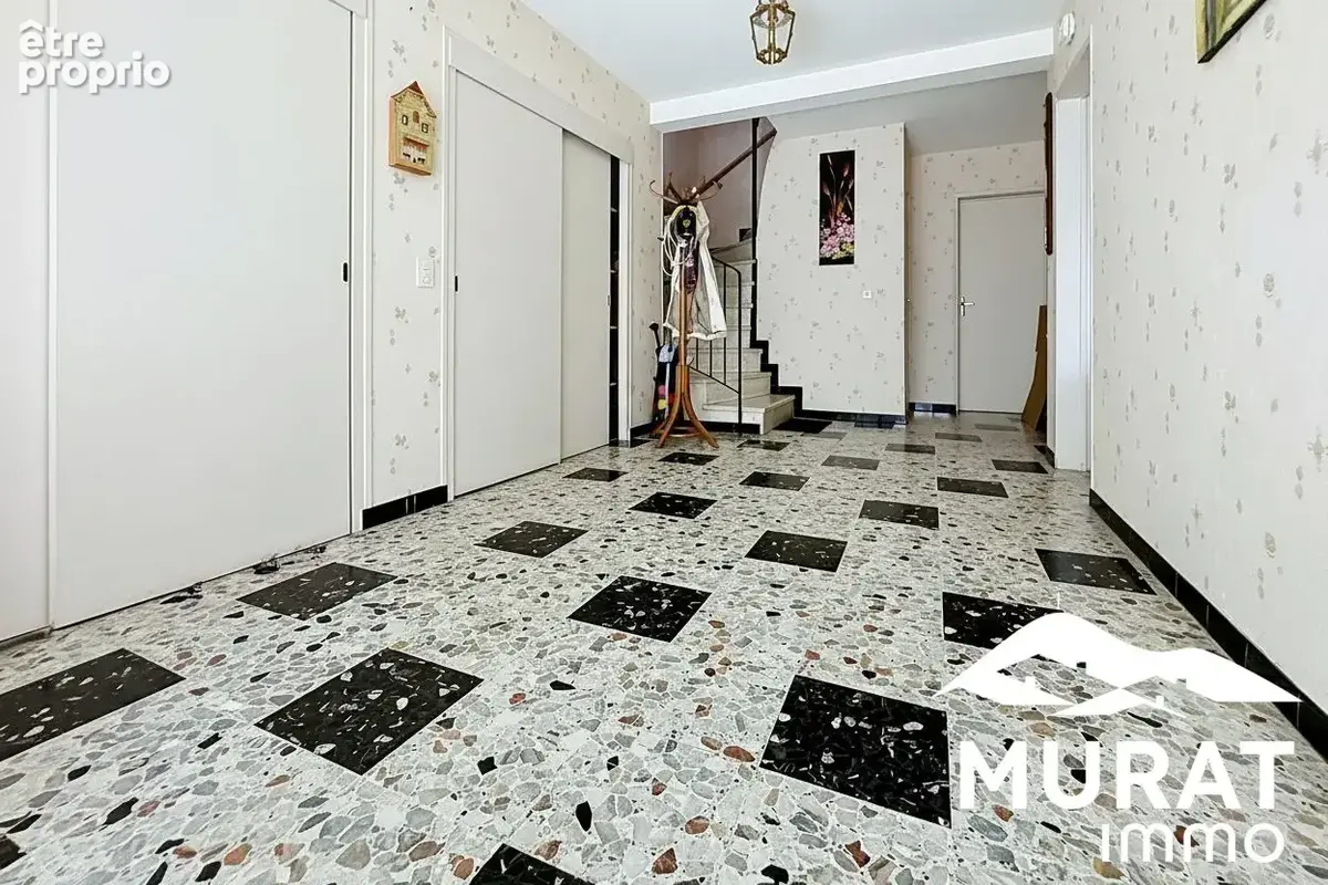 Maison 7 pièces 217 m² à vendre à Chamalieres (63400) - photo 2