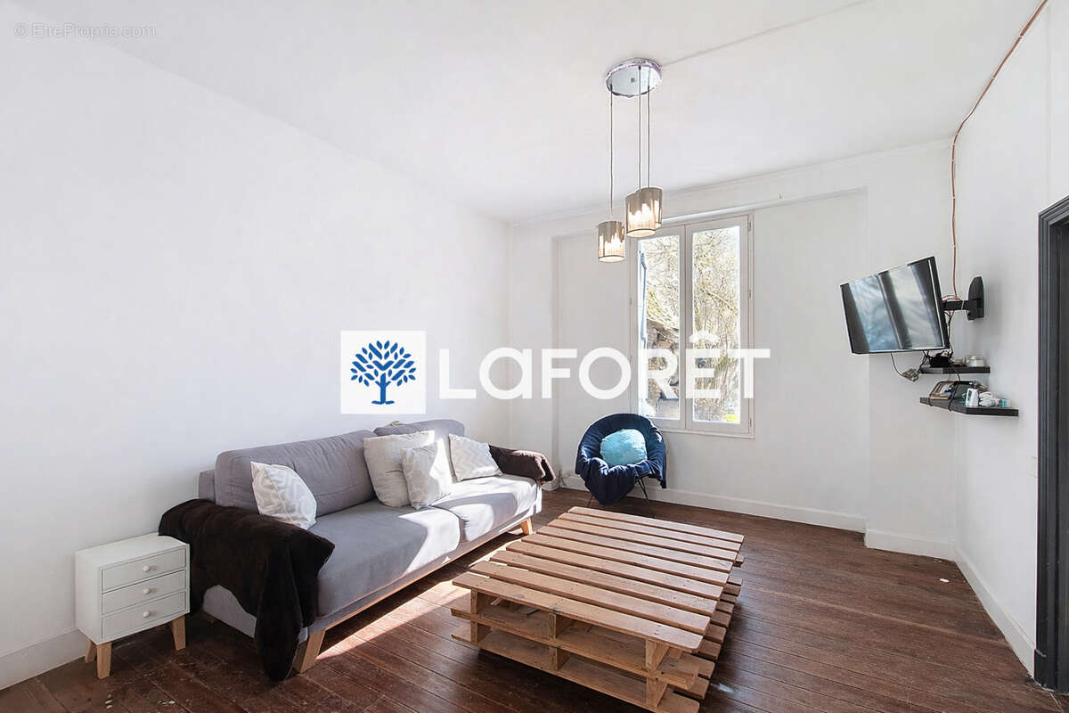 Maison à JOUY-LE-CHATEL