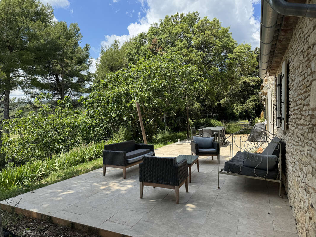 Maison à SAINT-SATURNIN-LES-APT