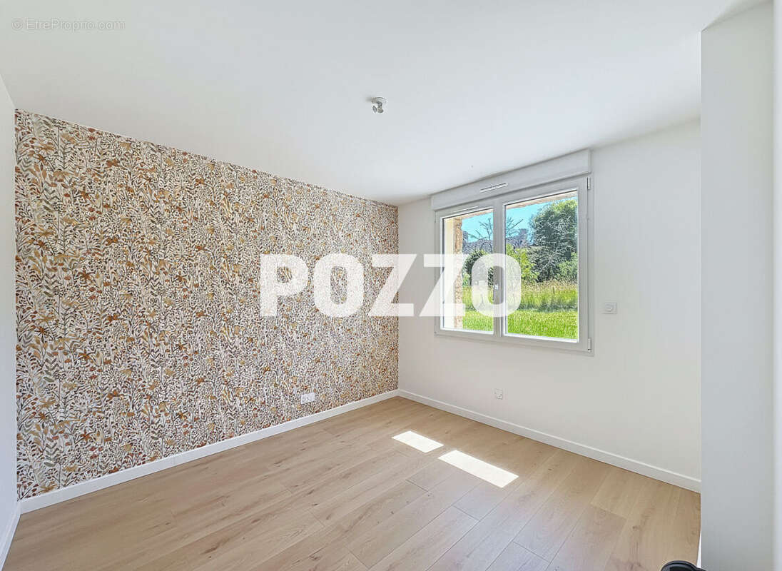 Vente : maison 6 pièces (115 m²) à SAINT PIERRE LANGERS (50530) - photo 6