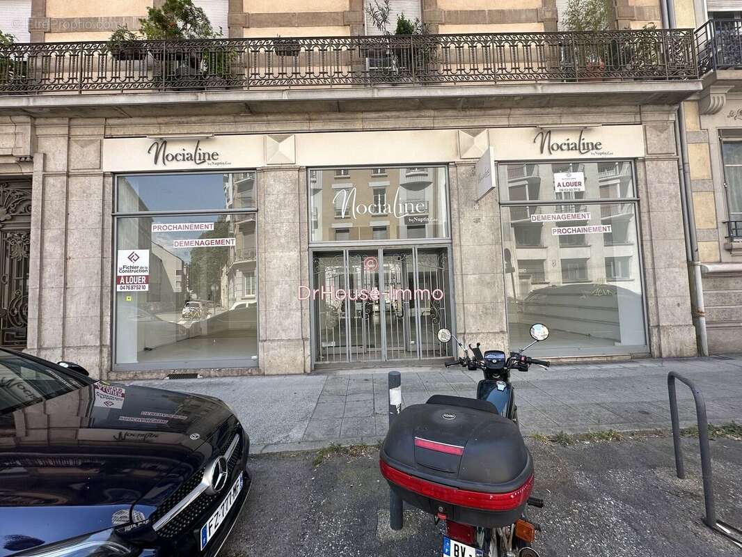 Commerce 265 m² à Grenoble  - photo 3
