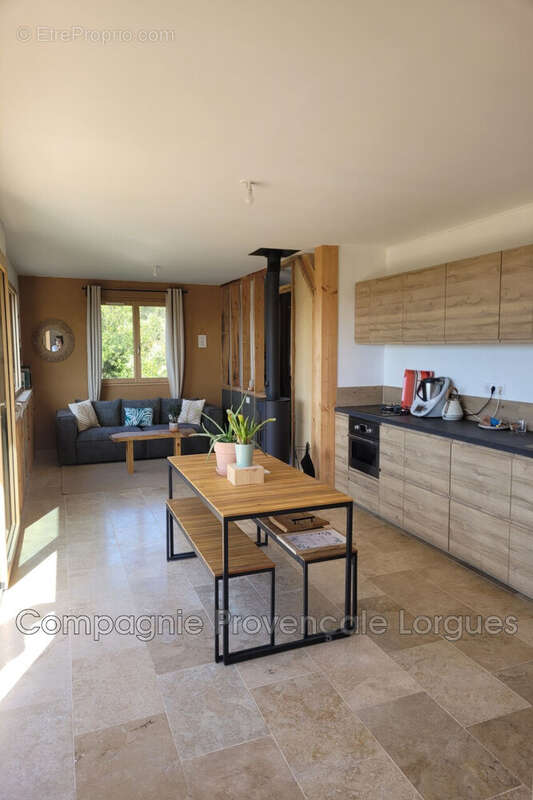 Maison à TAVERNES