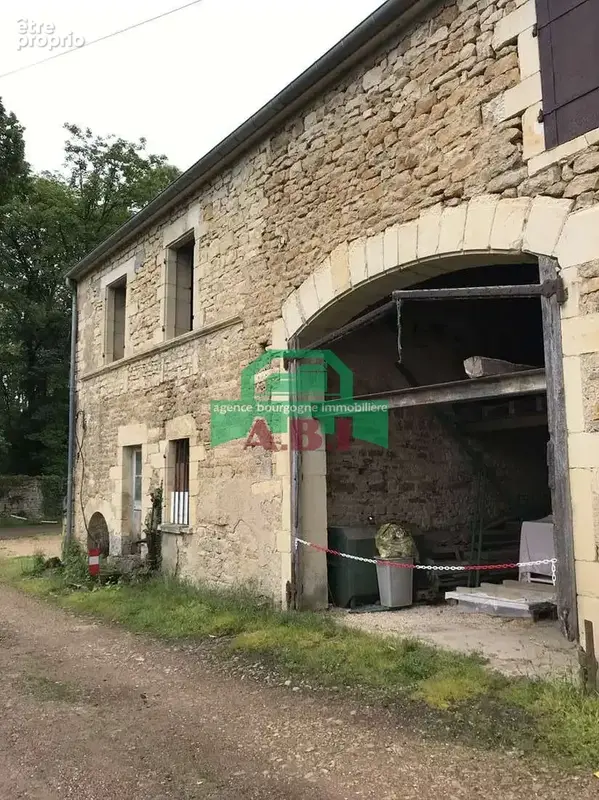 58, Exclusivité Agence - Bâtiment de 1773 belles pierres de pays à réhabité en habitation. - photo 8