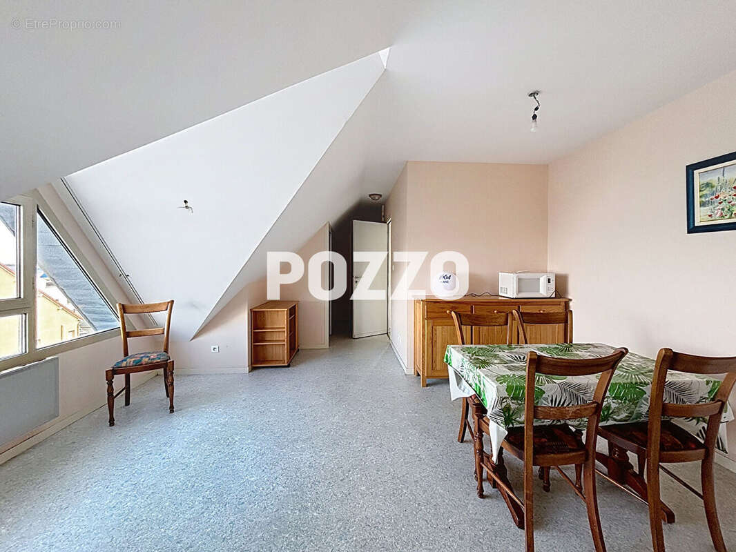 Commerce à GOUVILLE-SUR-MER