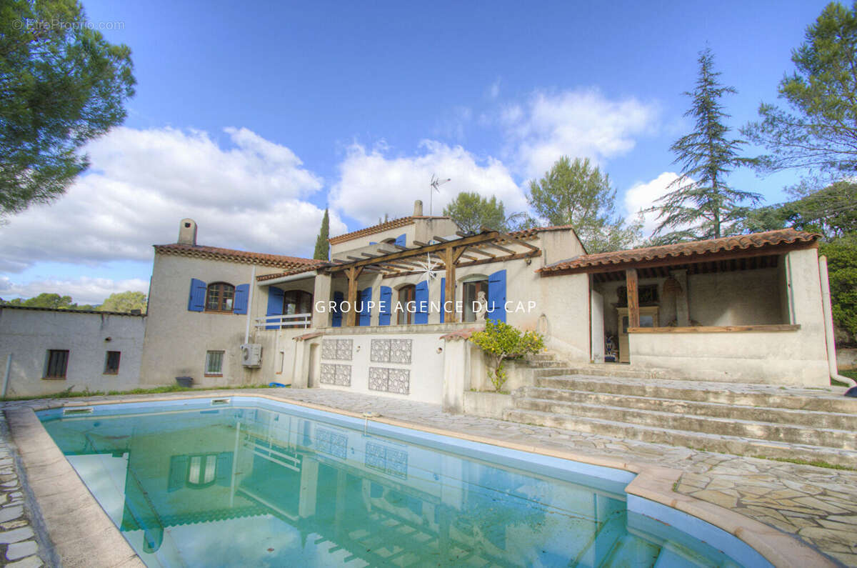 Maison à PUGET-SUR-ARGENS