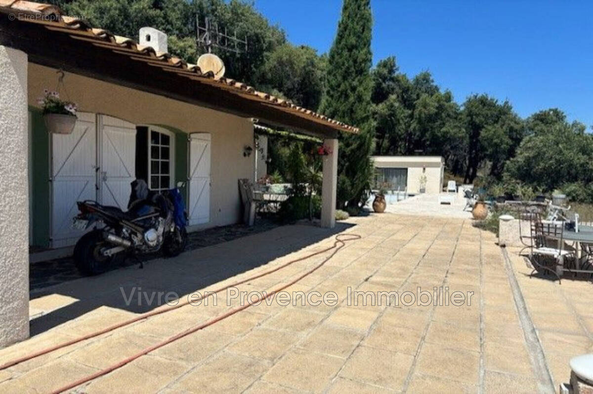 Maison à LA GARDE-FREINET