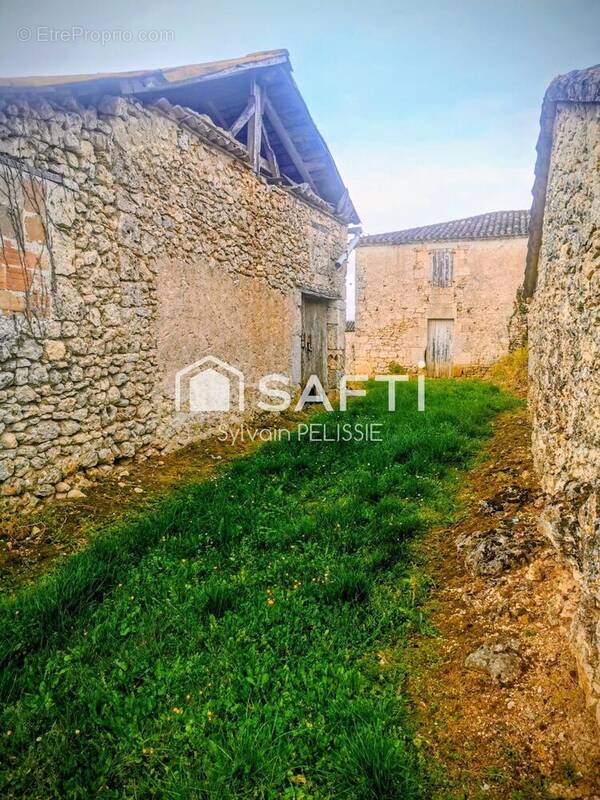 Photo 1 - Maison à LACOUR