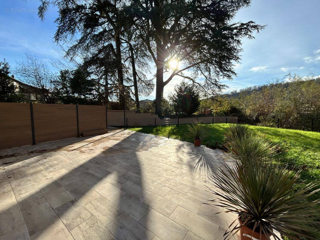 Appartement à FONTAINES-SUR-SAONE