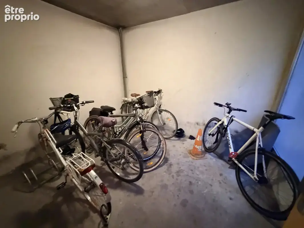 Reims Centre Ville - Appartement à Vendre avec Balcon, Parking en sous sol et cave - photo 9