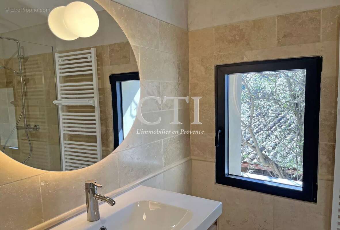 Maison à VAISON-LA-ROMAINE