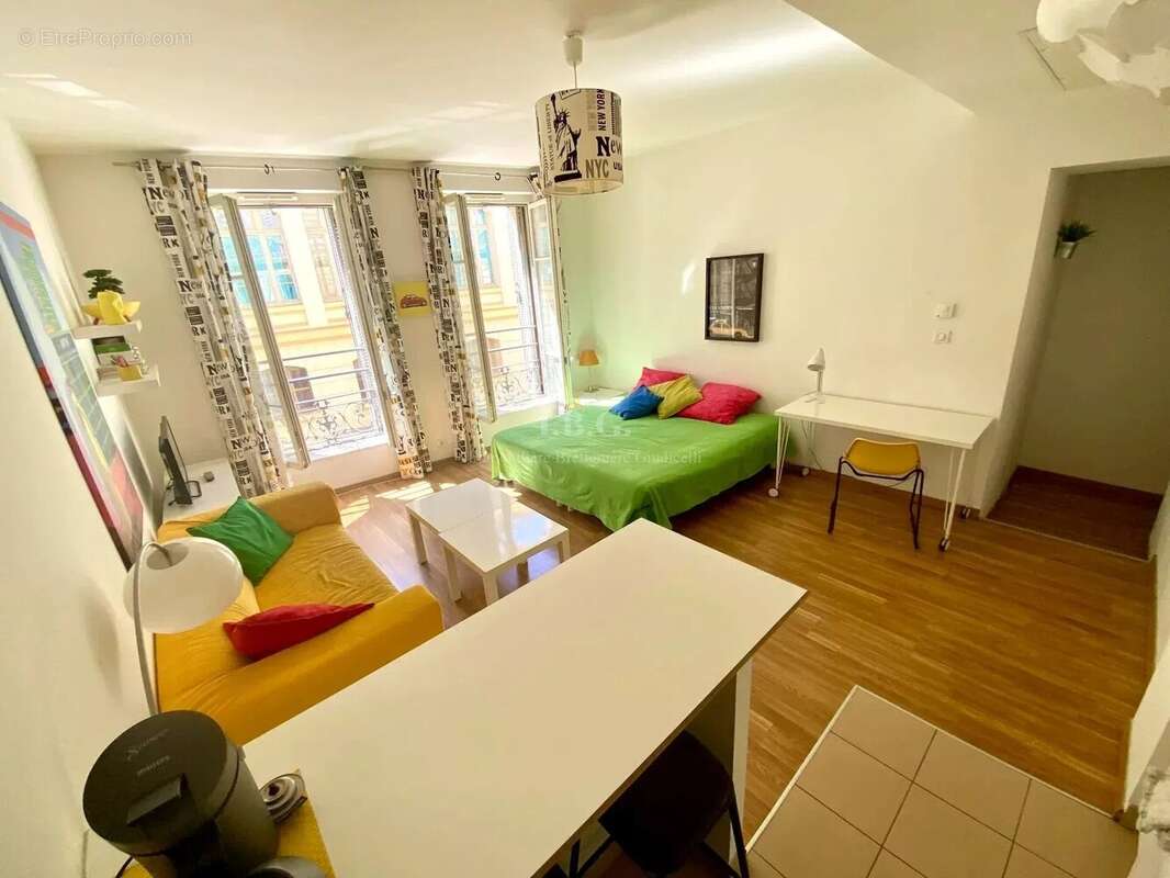 Appartement à MARSEILLE-2E