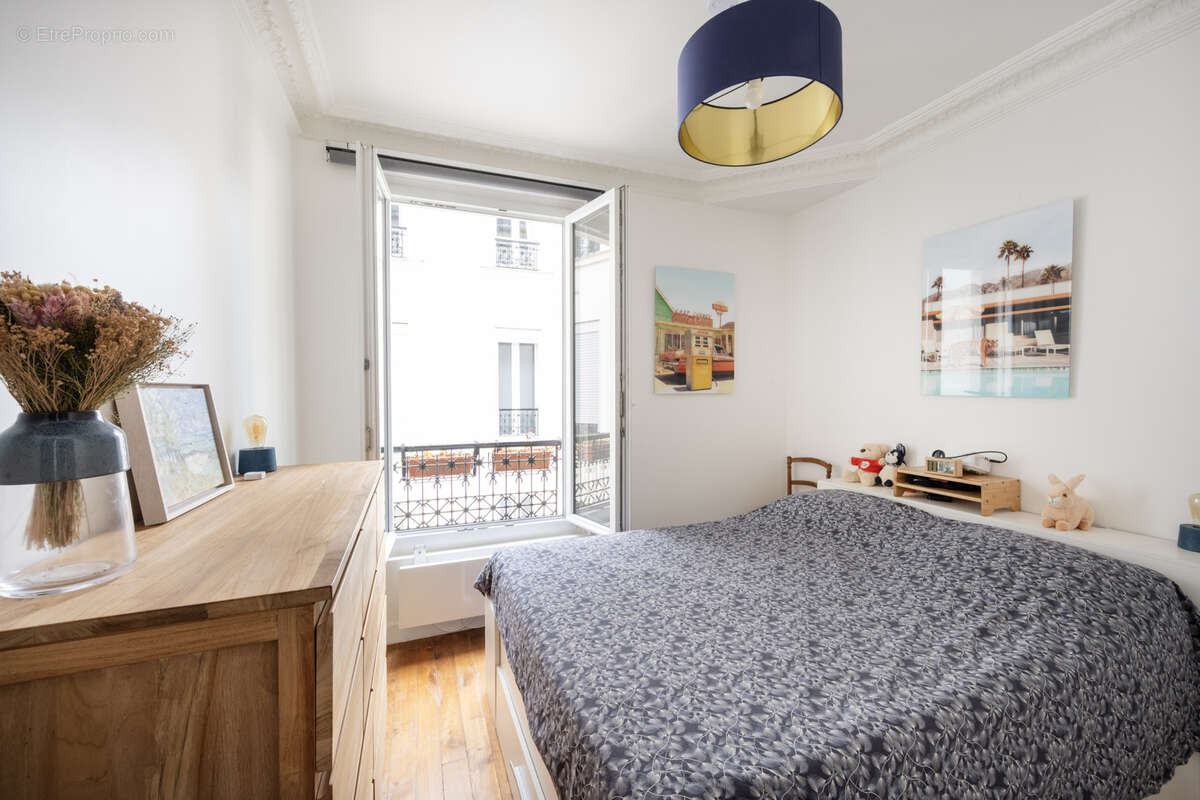 Appartement à PARIS-14E