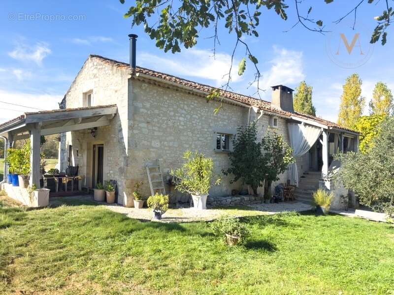 Maison à SAINT-MATRE