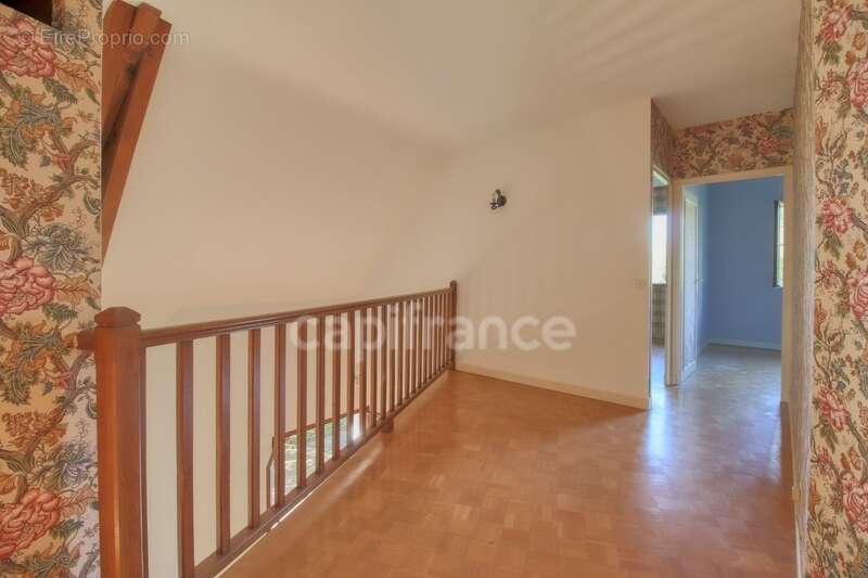 Maison à CHALLES-LES-EAUX