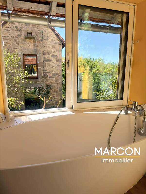 Maison à CHATELUS-MALVALEIX