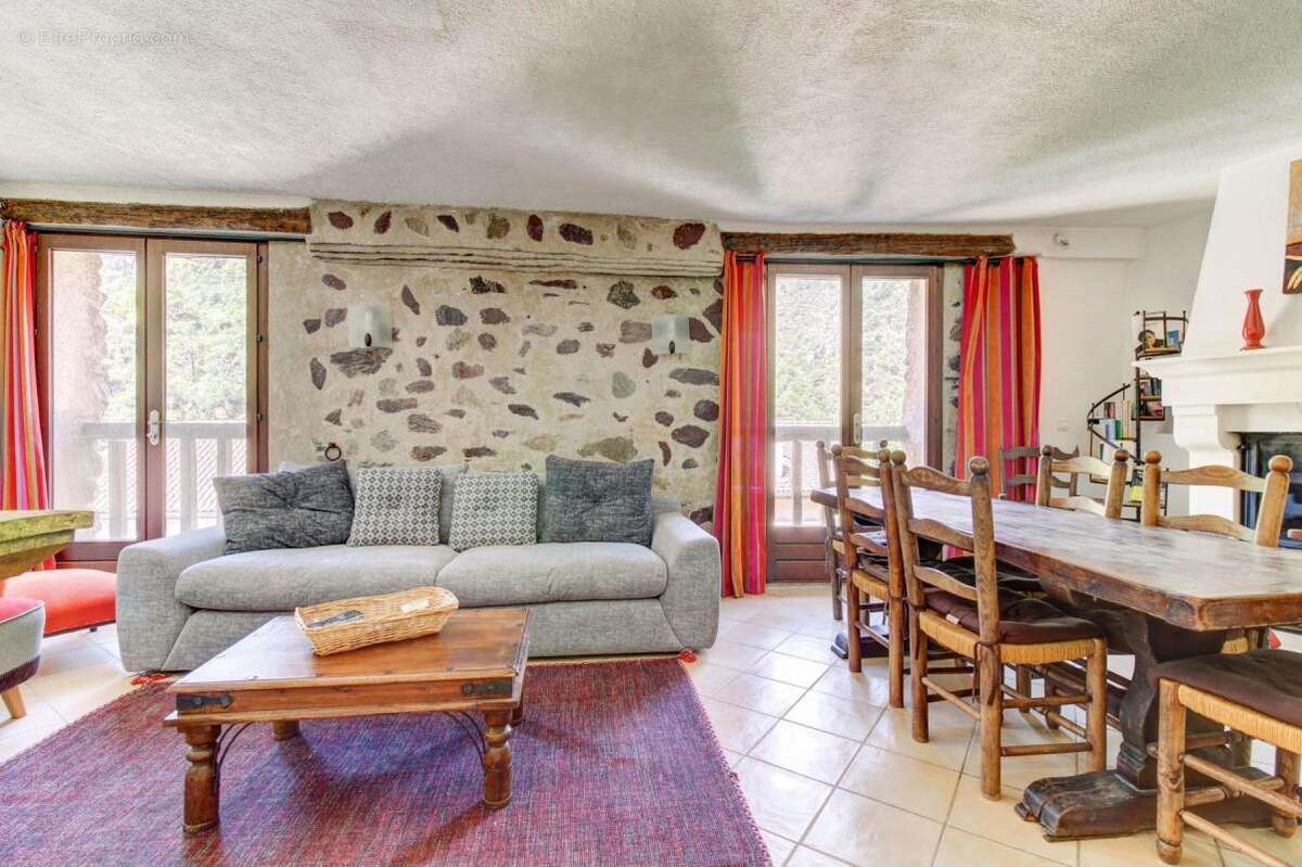 Maison à SAINT-SAUVEUR-SUR-TINEE