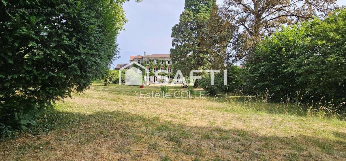 Maison 430 m² à Mirecourt  - photo 4