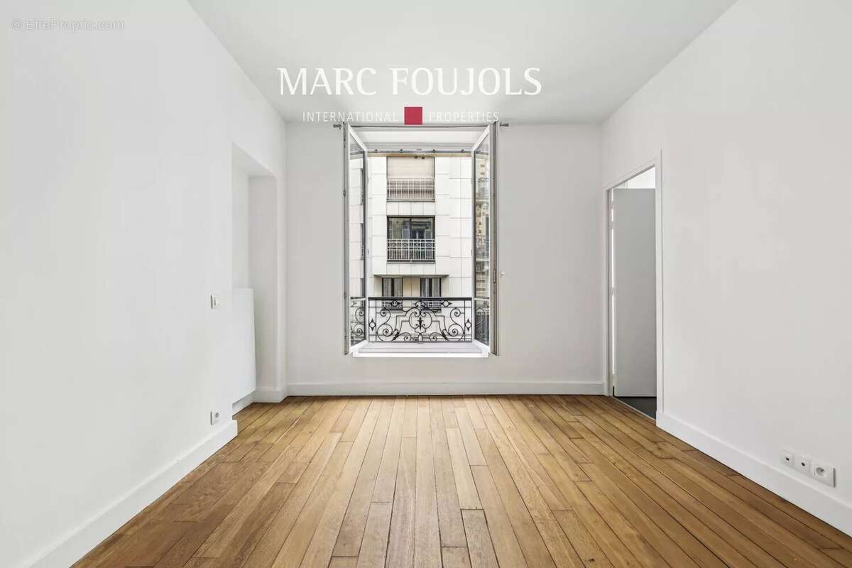 Paris XVI - Auteuil Nord - Appartement 4 pièces en angle rénové - photo 10