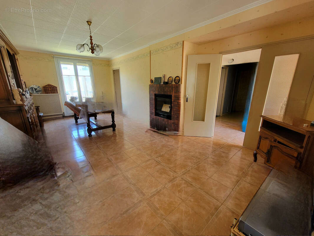 Maison à SERVIES-EN-VAL