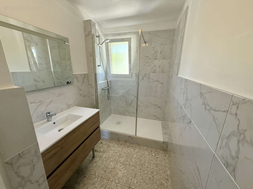 Appartement à SIX-FOURS-LES-PLAGES