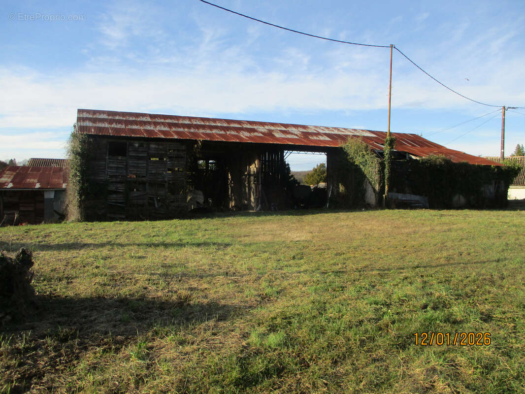Terrain à CEAUX-EN-COUHE