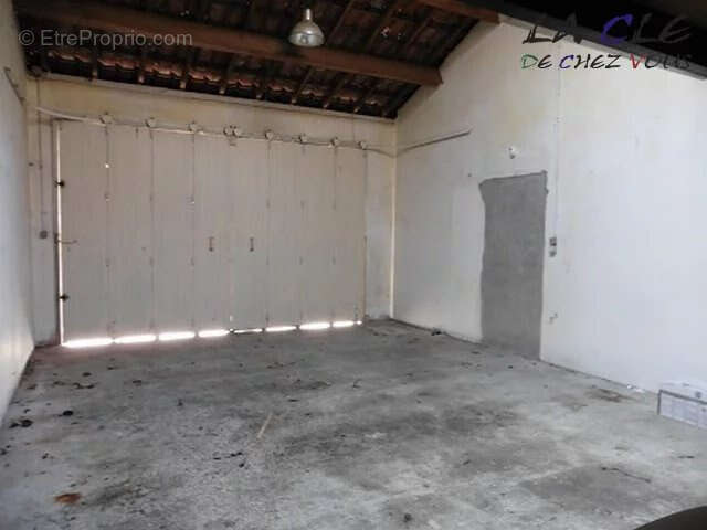 Commerce à COULONGES-SUR-L&#039;AUTIZE