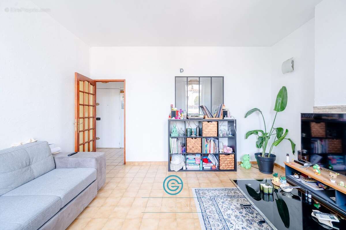 Appartement à MARSEILLE-4E
