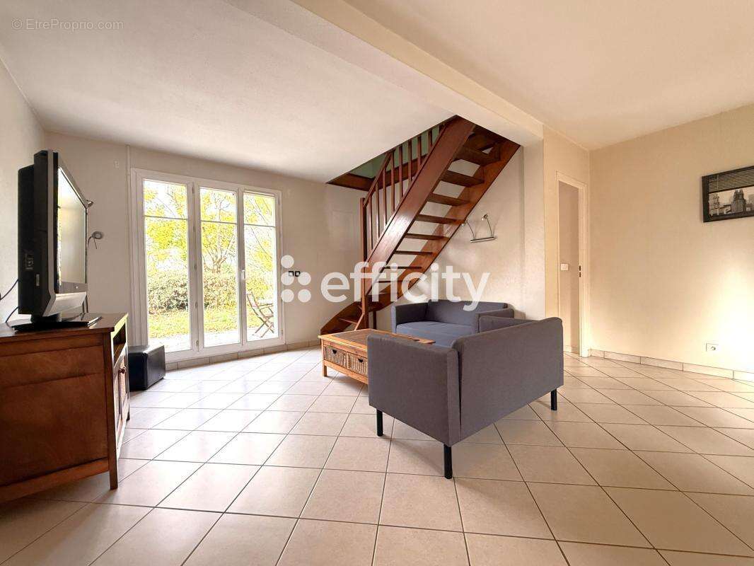 Maison à LA QUEUE-EN-BRIE
