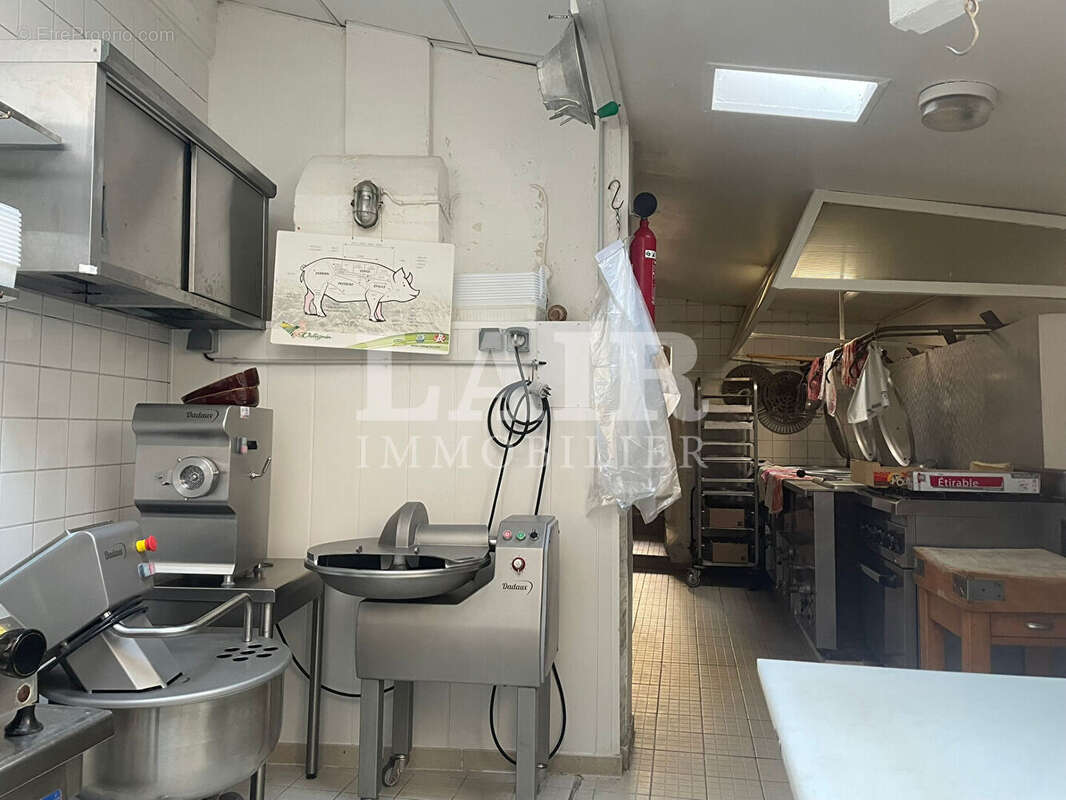 Local commercial avec appartement à vendre au coeur du bourg - M15475 - photo 6