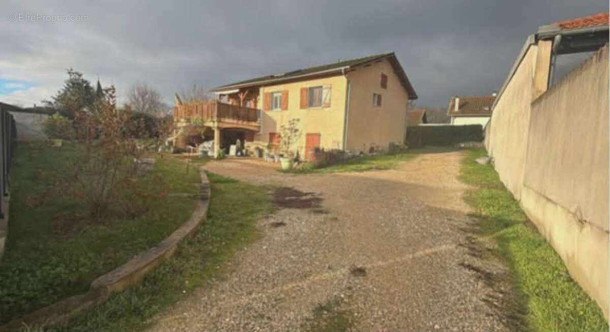 Maison à CHATILLON-SUR-CHALARONNE