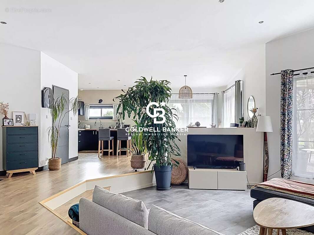 Maison à LA CHAPELLE-DES-POTS