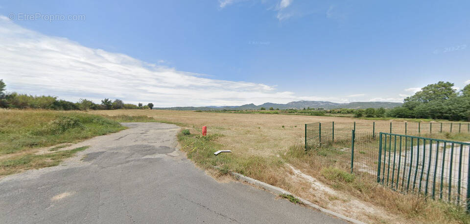Terrain à SAINT-ANDRE-DE-SANGONIS