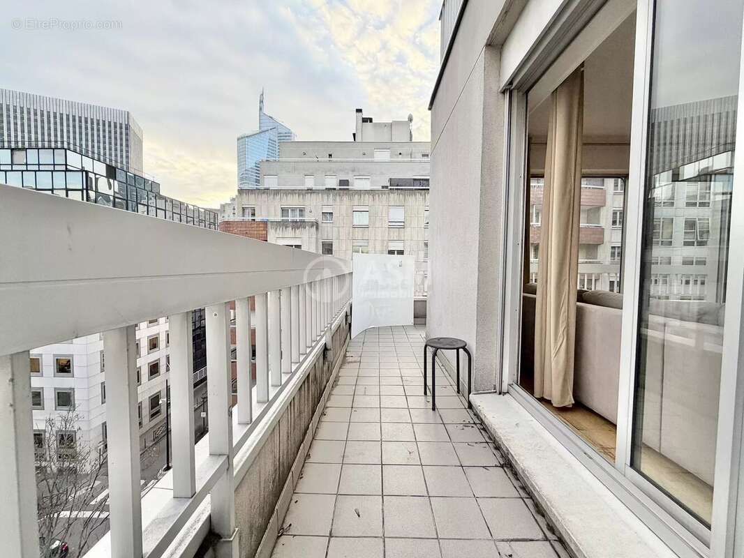 Appartement à COURBEVOIE