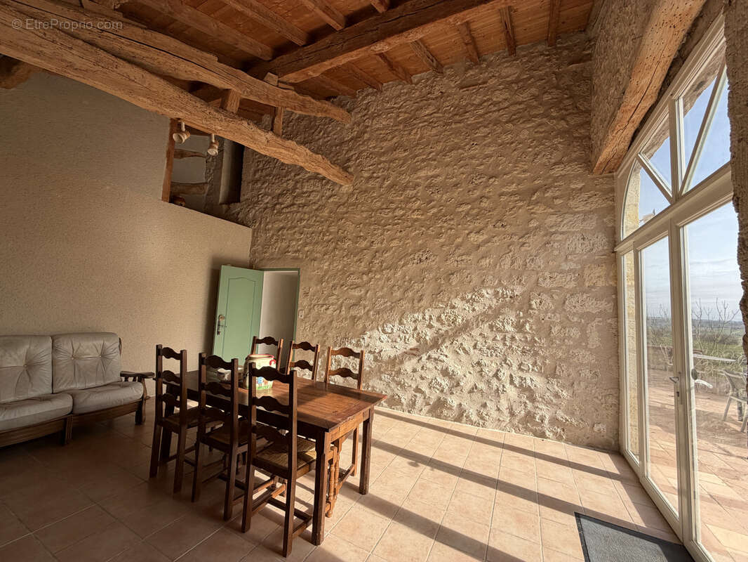 Maison à SAINT-PIERRE-DE-CLAIRAC