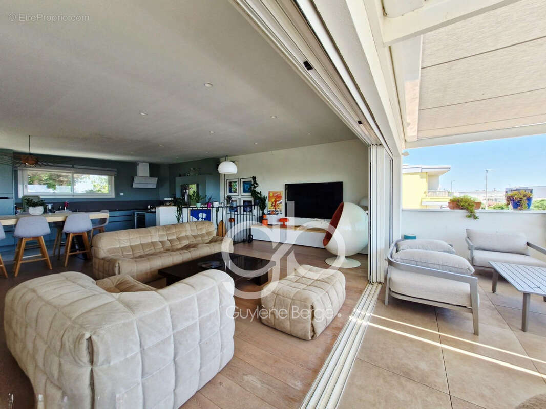 Duplex T5 de 120m2 vue mer + rooftop + studio 18m2 à Palavas-les-Flots (34250). - photo 3