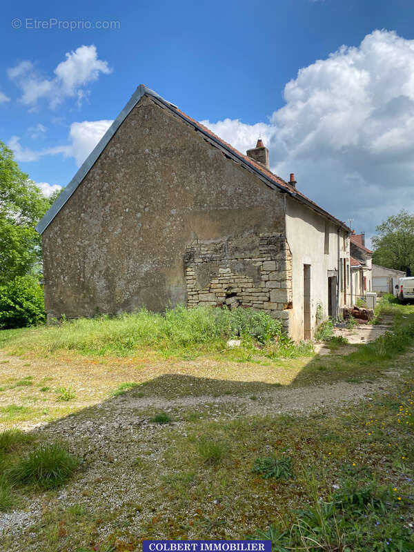 Maison de village avec dépendances à ,rénover à PREHY - photo 6