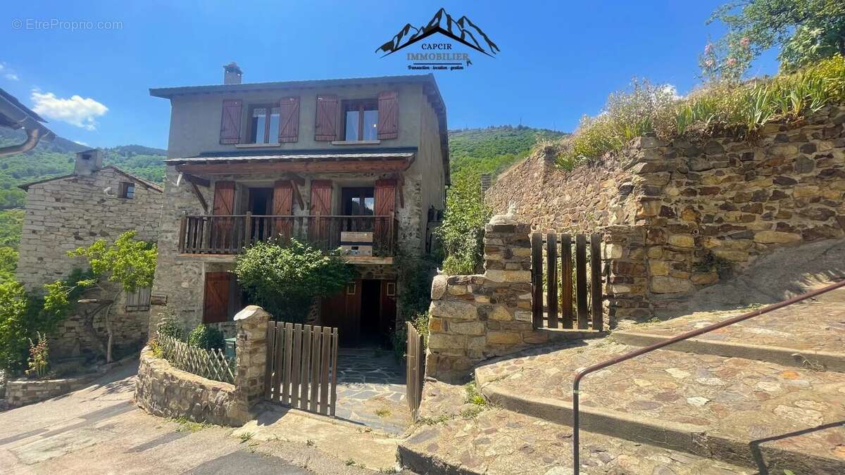 Maison 4 faces en pierre avec jardin - AYGUATÉBIA-TALAU - photo 2