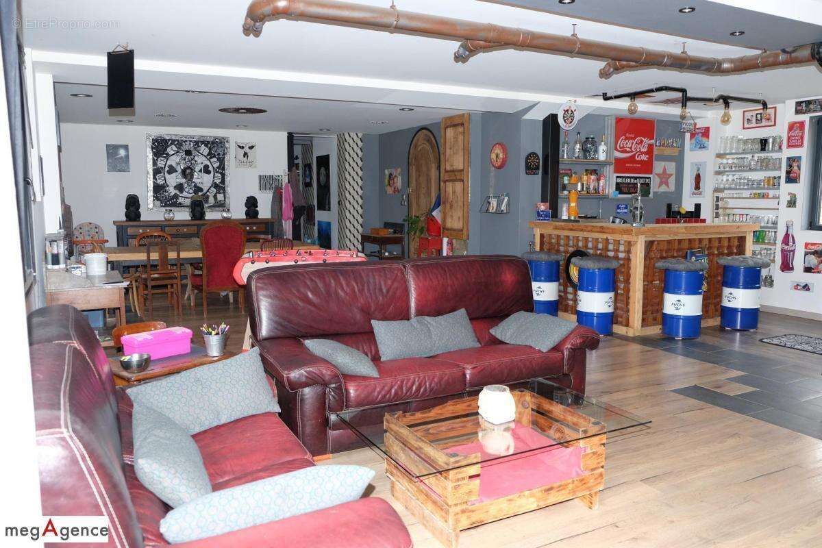 Maison à SAINT-GERMAIN-LES-VERGNES