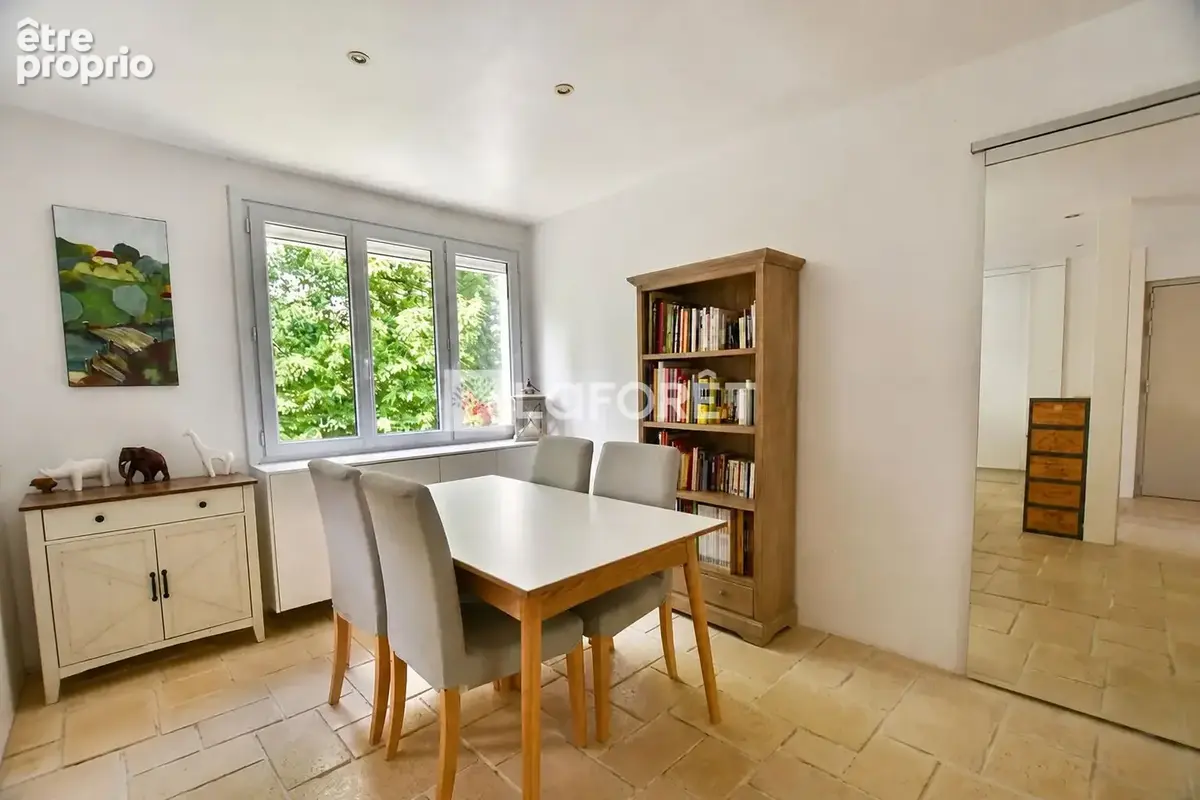 Appartement 4 pièces - 80 m² - Paisible et Traversant- Domaine recherché - photo 3