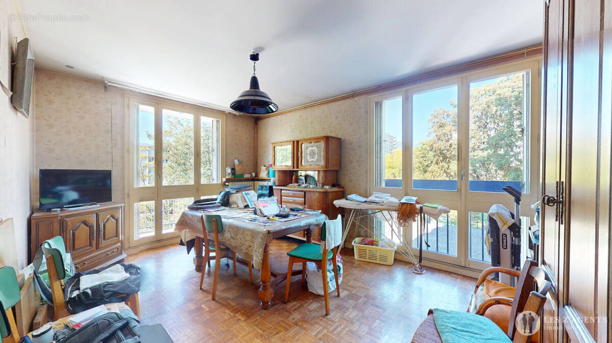 Appartement à SAINT-MARTIN-D'HERES