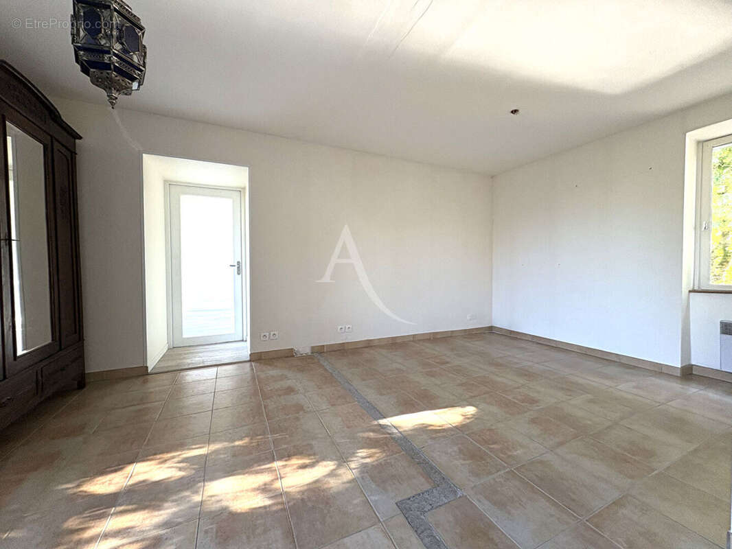 Maison 5 pièces - 3 chambres - LES VELLUIRE SUR VENDEE - photo 8