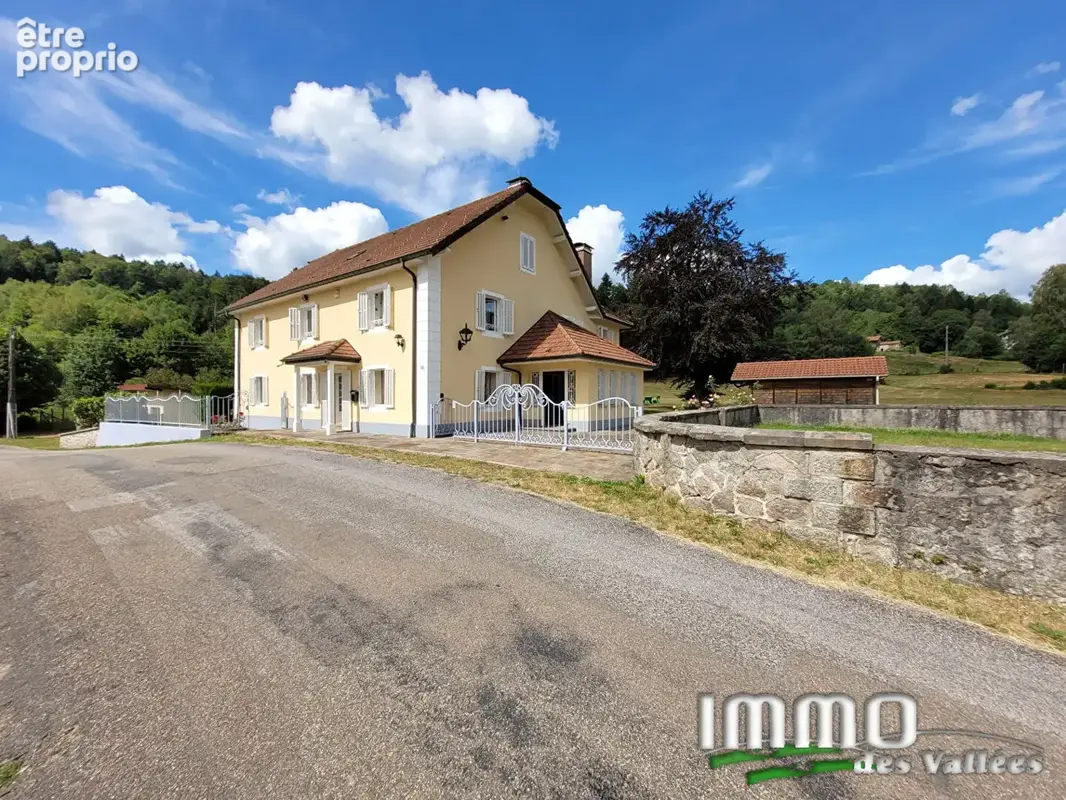 Maison à FRESSE-SUR-MOSELLE